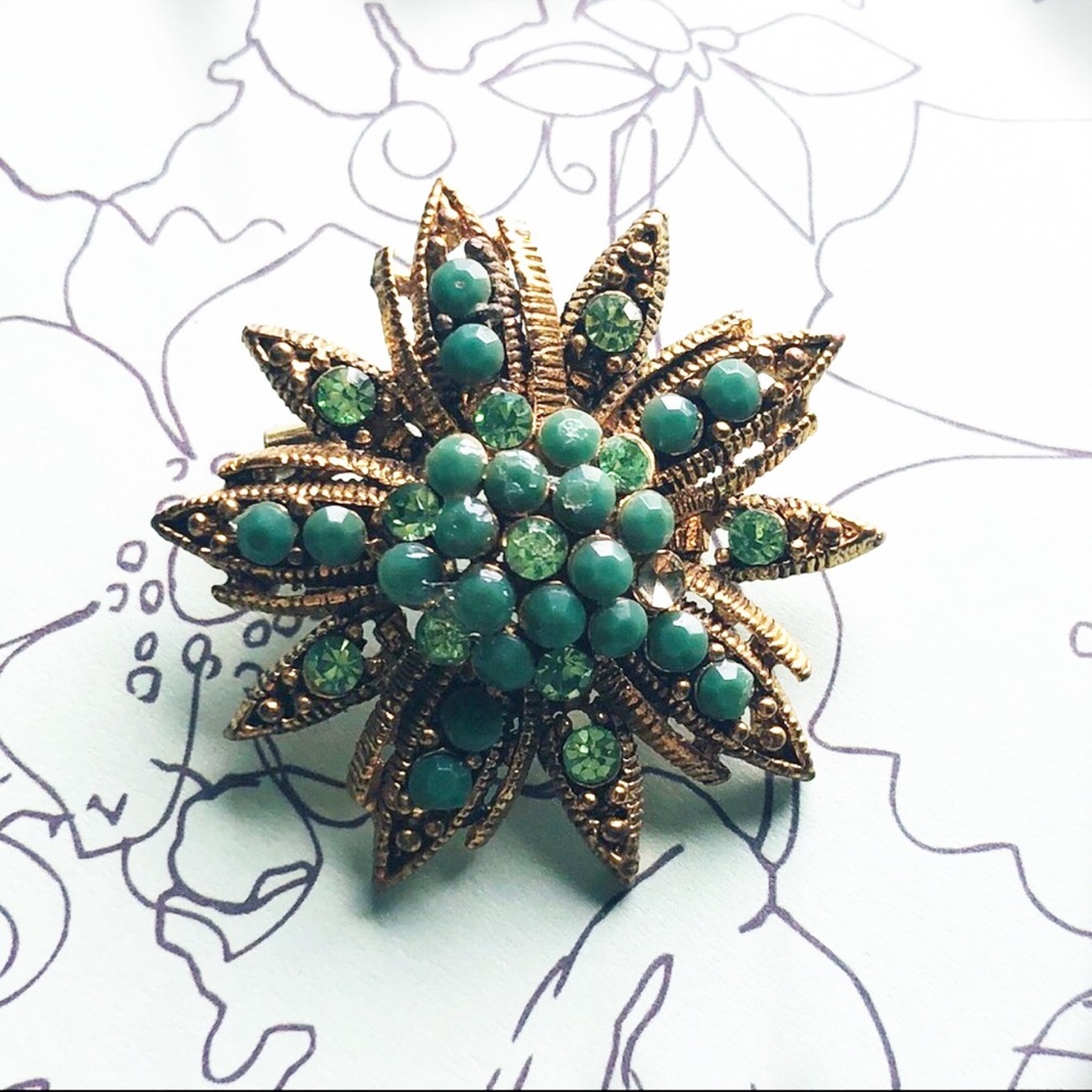Green Vintage Starburst Brooch